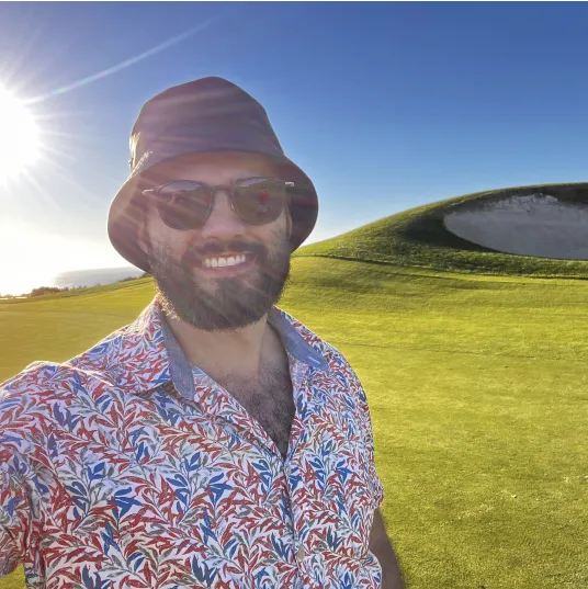 Niks Jansons golfing